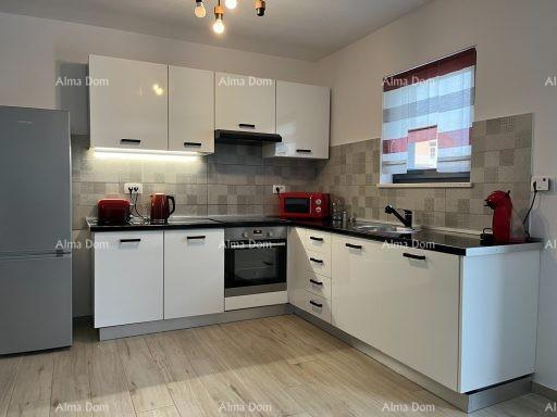 Casa moderna con piscina a Pola, a soli 1500 m dal mare