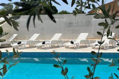 Casa moderna con piscina a Pola, a soli 1500 m dal mare