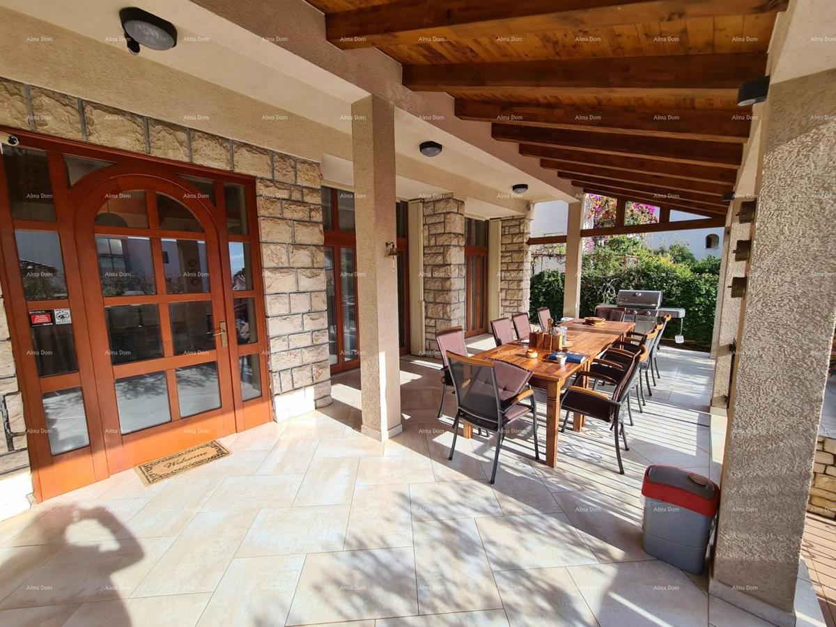 Pula. Zelenika! Casa indipendente! 50 metri dalla spiaggia! Vista mare!