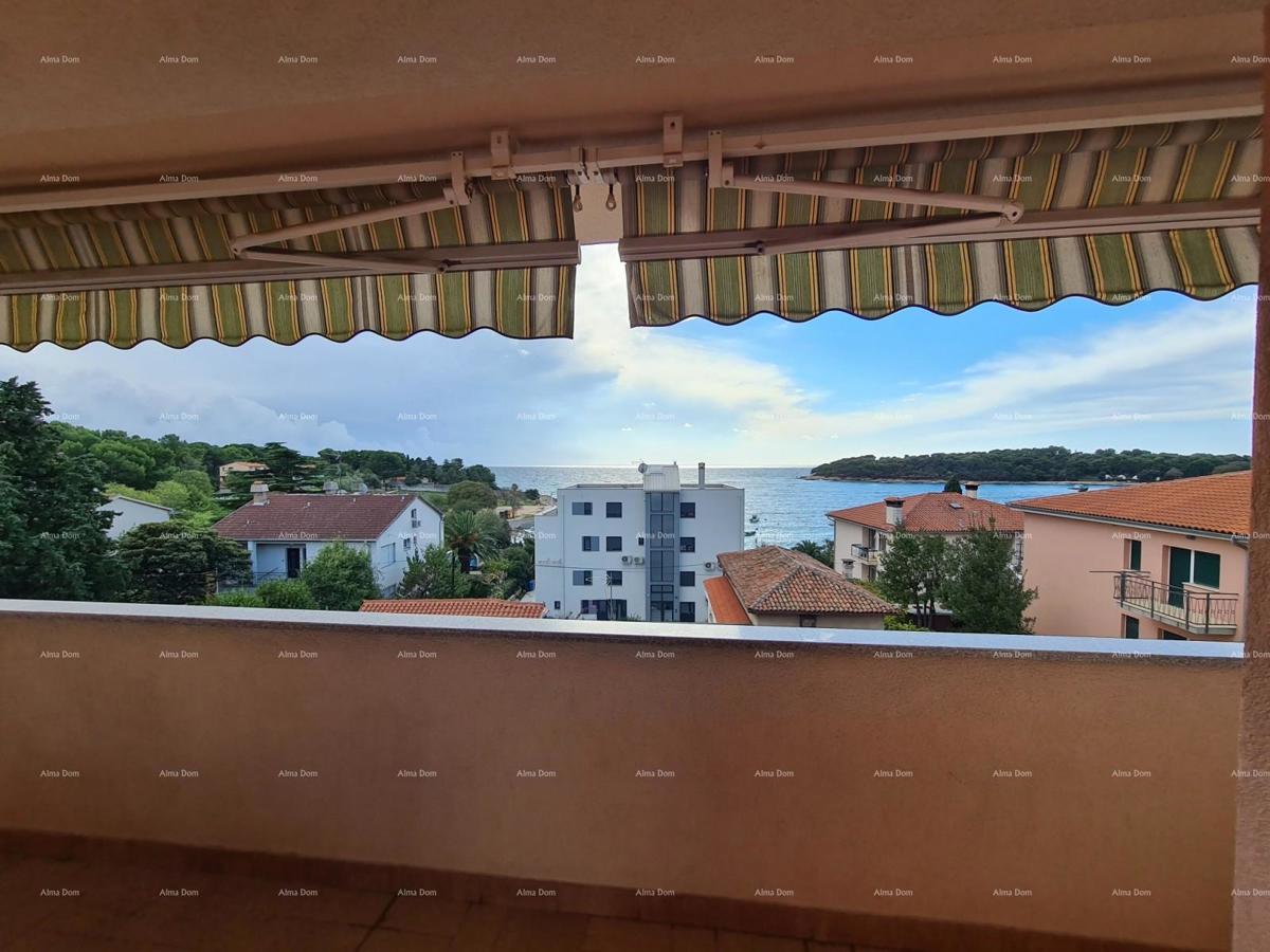 Pula. Zelenika! Casa indipendente! 50 metri dalla spiaggia! Vista mare!