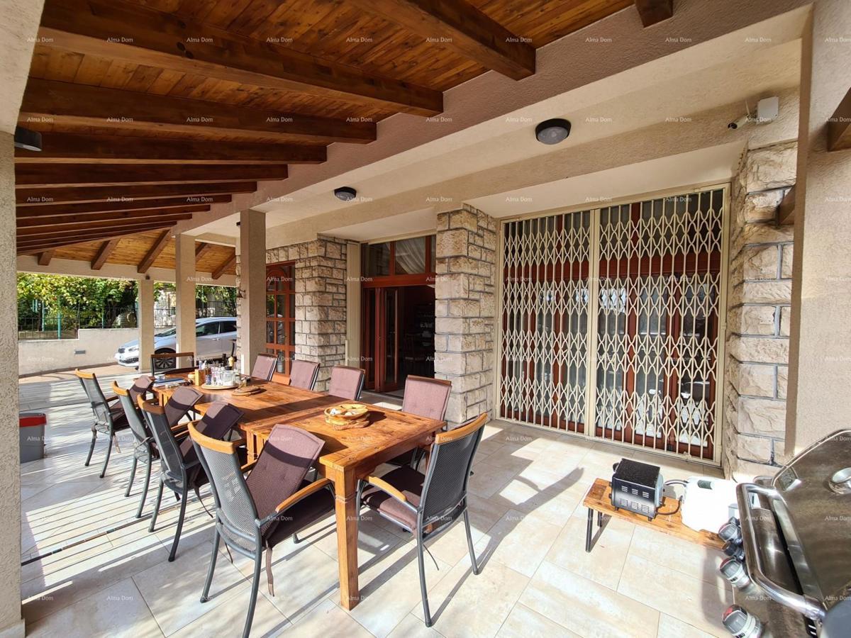 Pula. Zelenika! Casa indipendente! 50 metri dalla spiaggia! Vista mare!