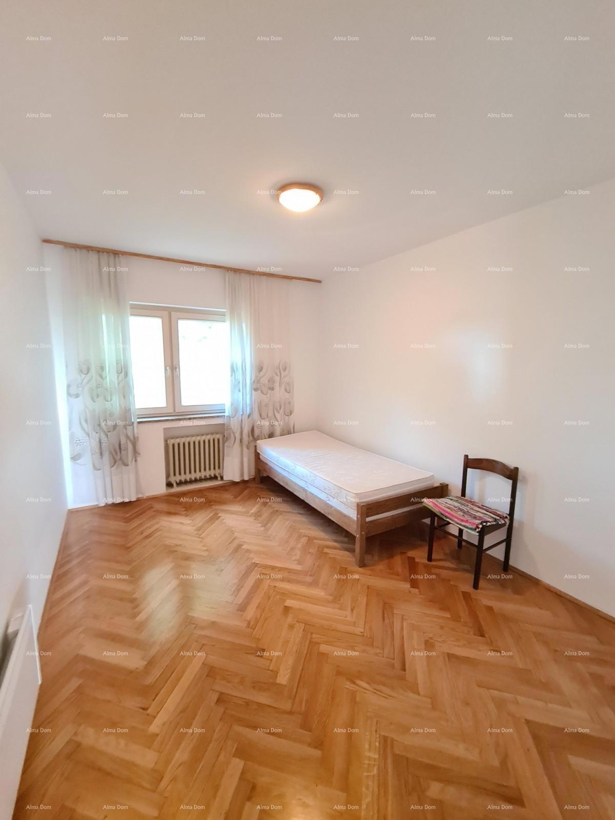 Pula. Zelenika! Casa indipendente! 50 metri dalla spiaggia! Vista mare!