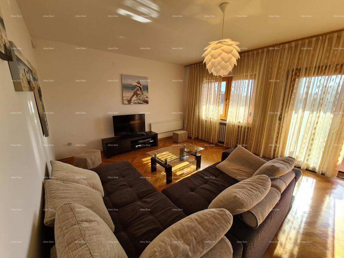 Pula. Zelenika! Casa indipendente! 50 metri dalla spiaggia! Vista mare!