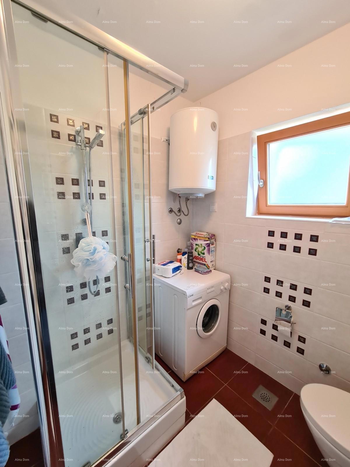 Pula. Zelenika! Casa indipendente! 50 metri dalla spiaggia! Vista mare!