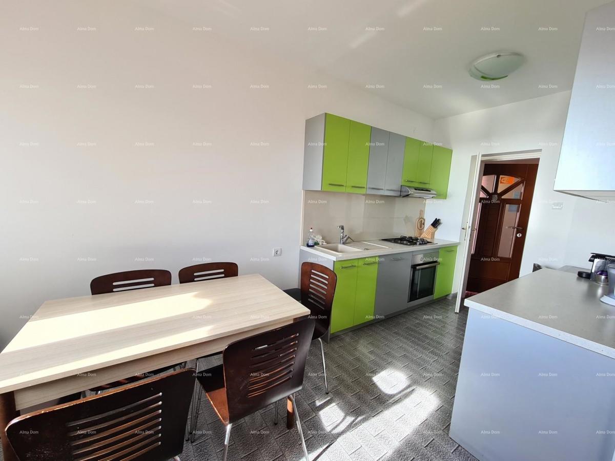 Pula. Zelenika! Casa indipendente! 50 metri dalla spiaggia! Vista mare!