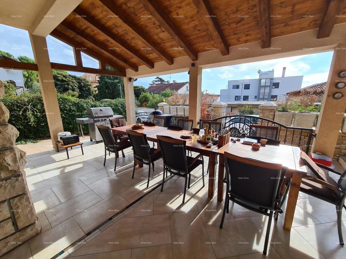 Pula. Zelenika! Casa indipendente! 50 metri dalla spiaggia! Vista mare!