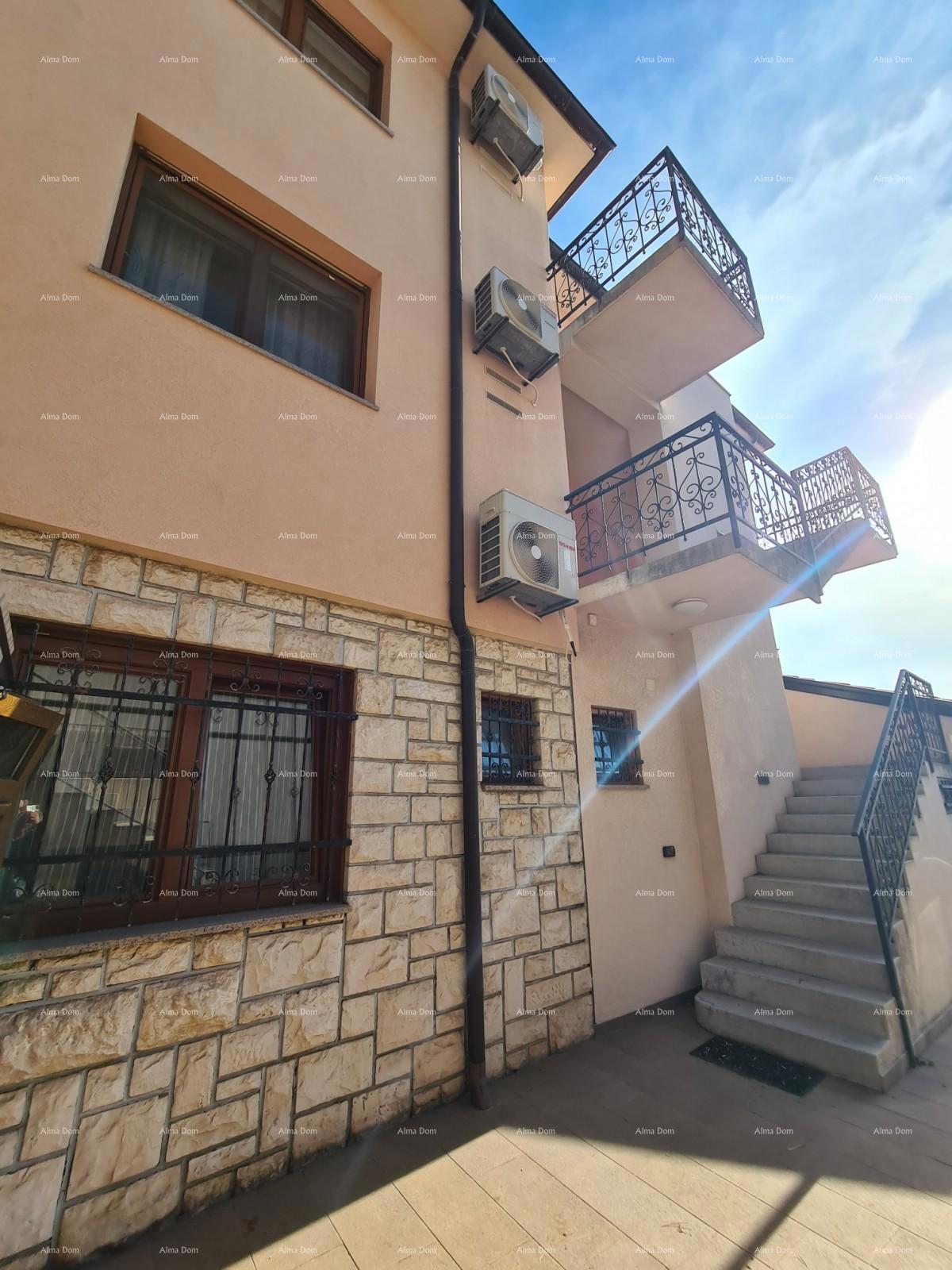 Pula. Zelenika! Casa indipendente! 50 metri dalla spiaggia! Vista mare!