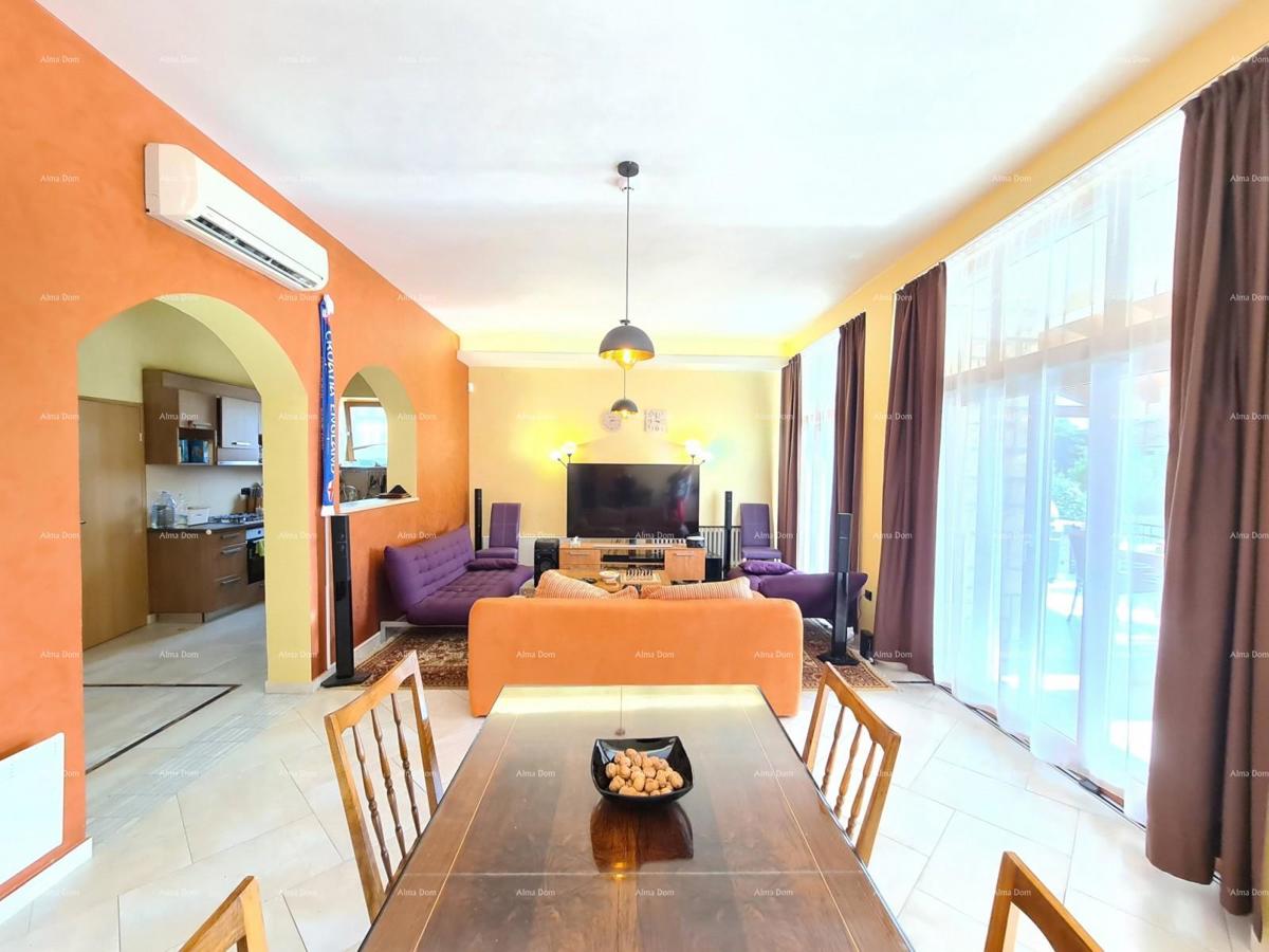 Pula. Zelenika! Casa indipendente! 50 metri dalla spiaggia! Vista mare!