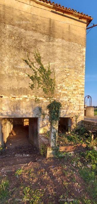 Galižana – casa in pietra con terreno edificabile e cisterna