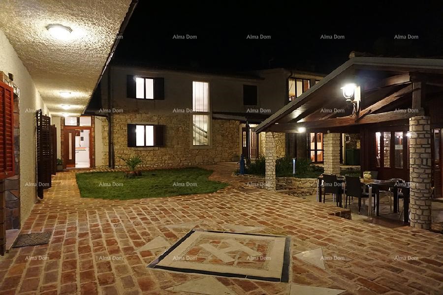 Casa con ristorante vicino Ližnjan - Ottimo investimento!