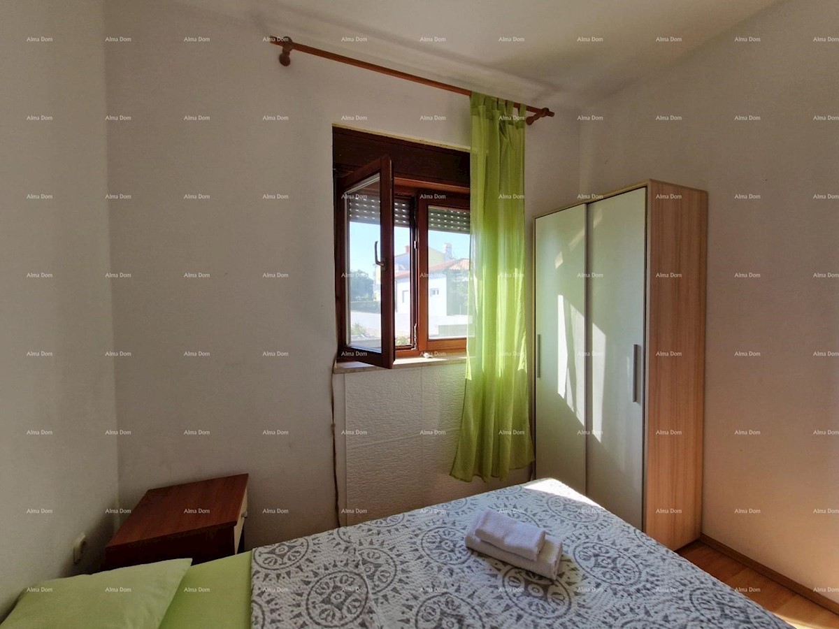 Casa indipendente con due appartamenti, 181 m2, Banjole in vendita