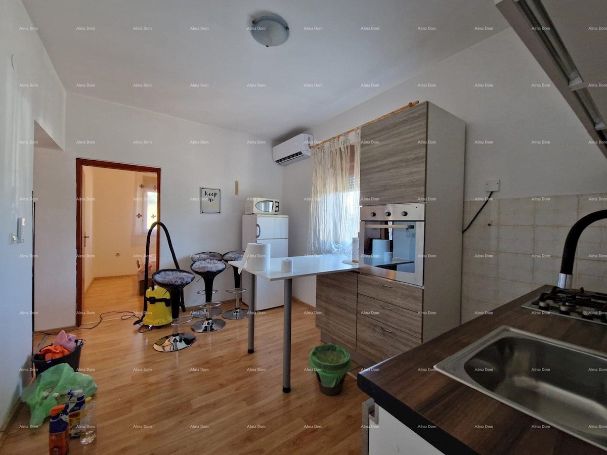 Casa indipendente con due appartamenti, 181 m2, Banjole in vendita