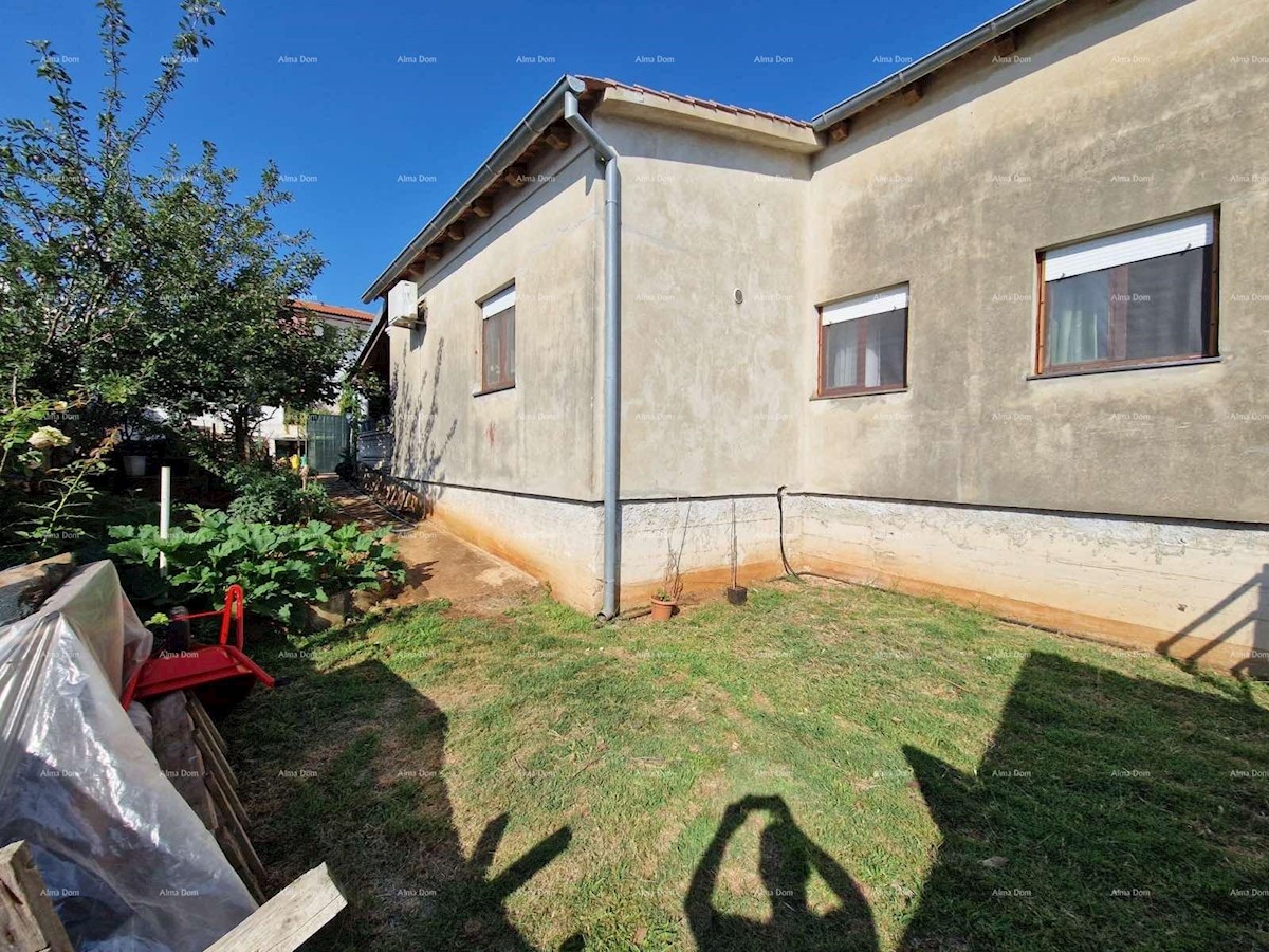 Casa indipendente con due appartamenti, 181 m2, Banjole in vendita