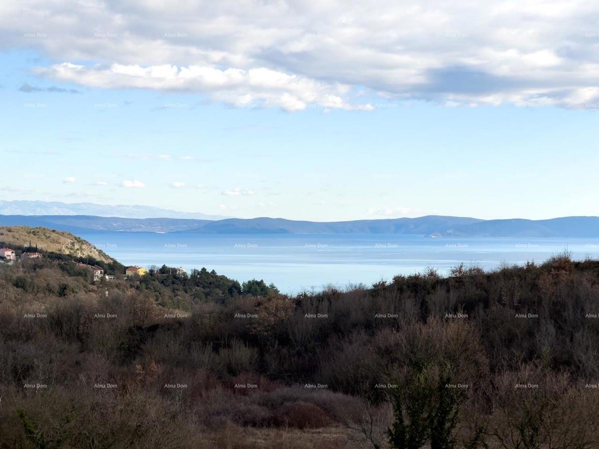 Albona. Bellissimo attico con vista mare.