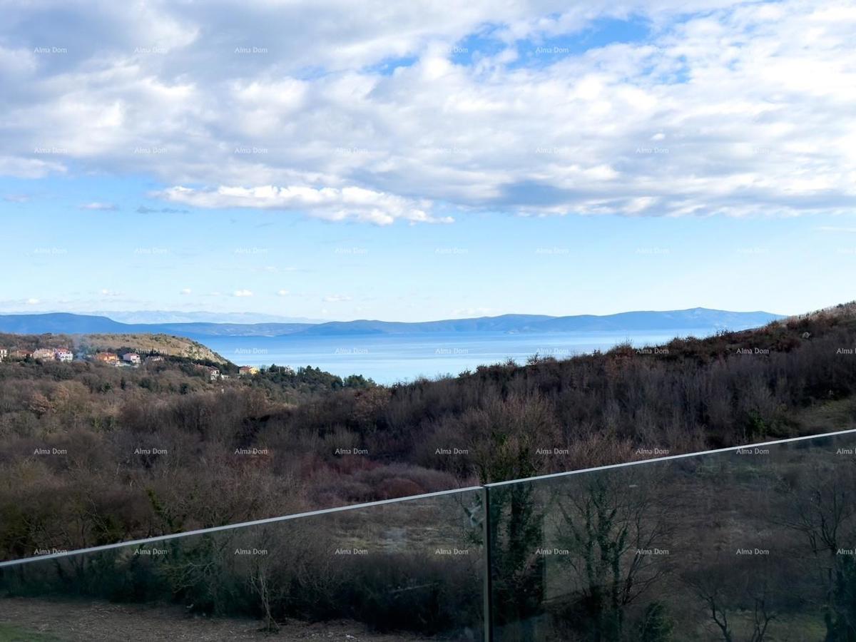 Albona. Bellissimo attico con vista mare.