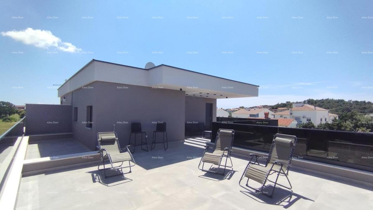 Una bella casa con piscina e vista sul mare, vicino a Fasana!