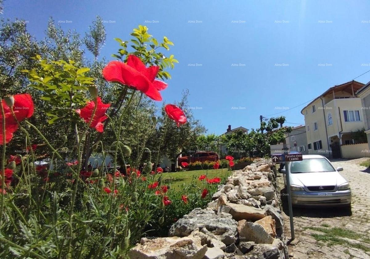 Una bella casa con piscina e vista sul mare, vicino a Fasana!