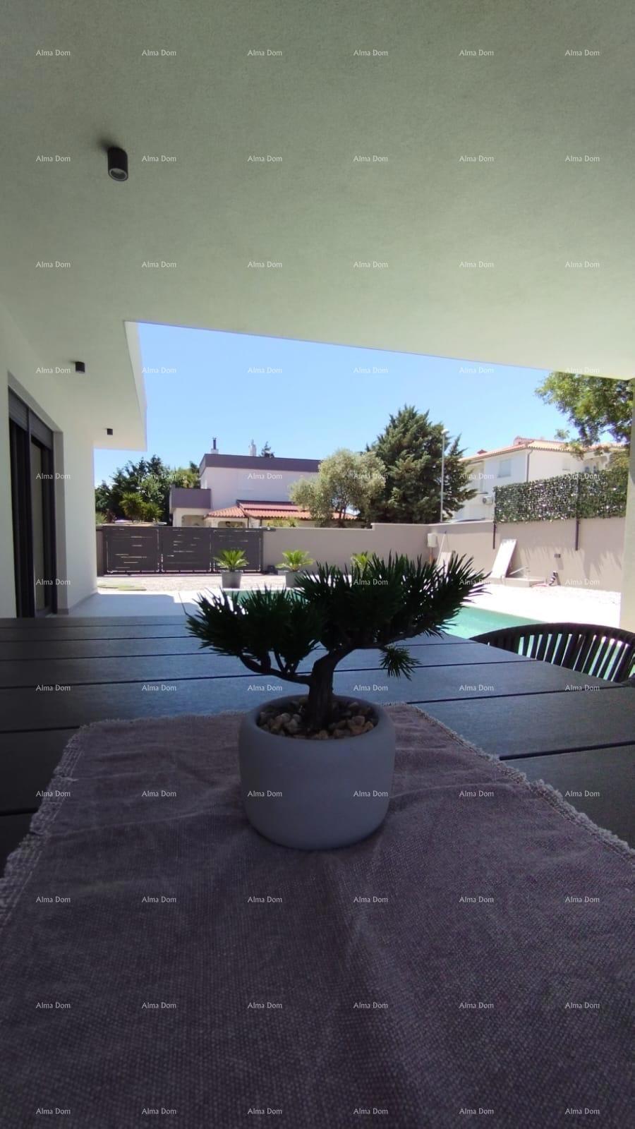 Una bella casa con piscina e vista sul mare, vicino a Fasana!