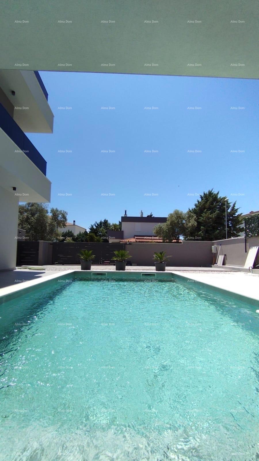 Una bella casa con piscina e vista sul mare, vicino a Fasana!