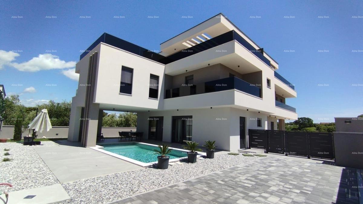 Una bella casa con piscina e vista sul mare, vicino a Fasana!