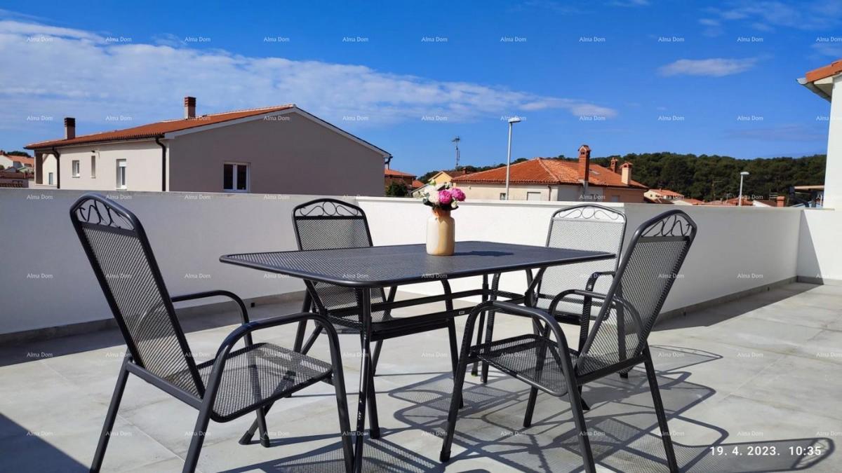 A Pola è in vendita un bellissimo appartamento con una grande terrazza