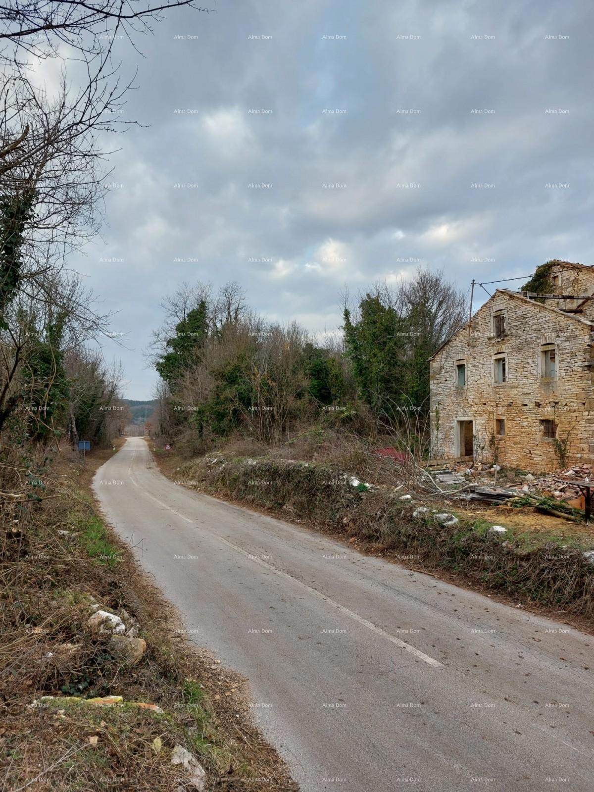 In vendita: Tre case diroccate nei pressi di Oprtalj