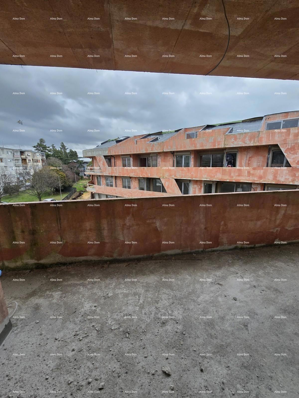 Parenzo, edificio residenziale e commerciale in costruzione con appartamenti e garage sotterranei