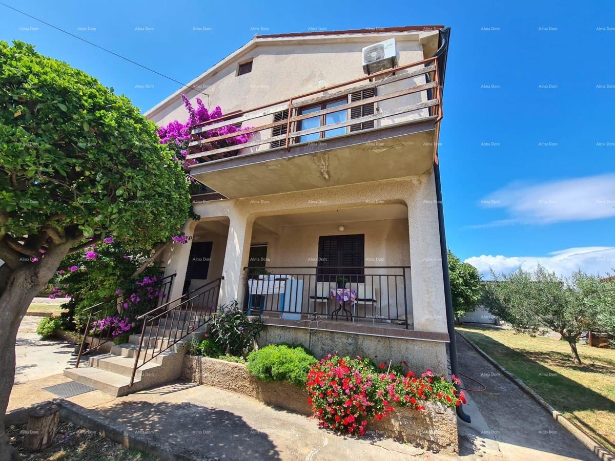 Vendita di una casa con due unità abitative, un fabbricato accessorio e un garage, Ližnjan!