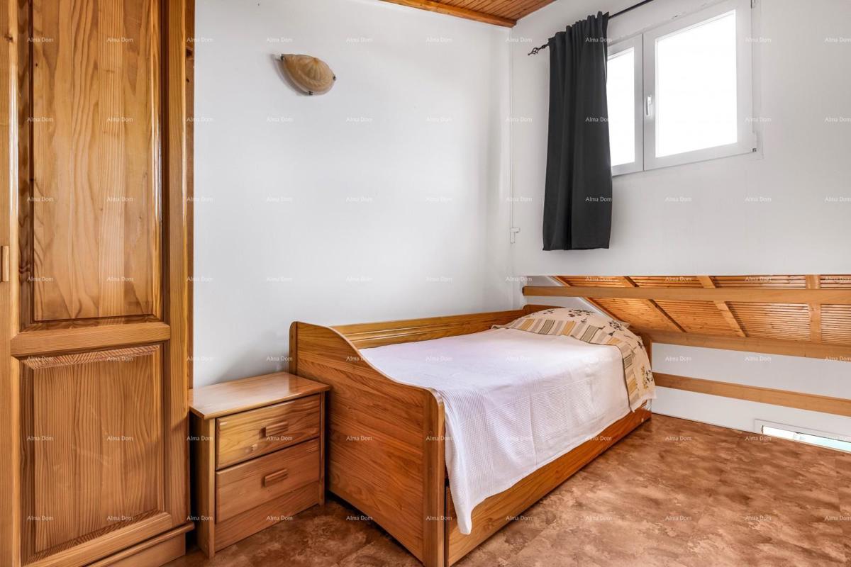 Vendita di due case collegate a Pomer