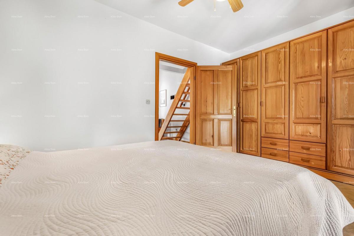 Vendita di due case collegate a Pomer