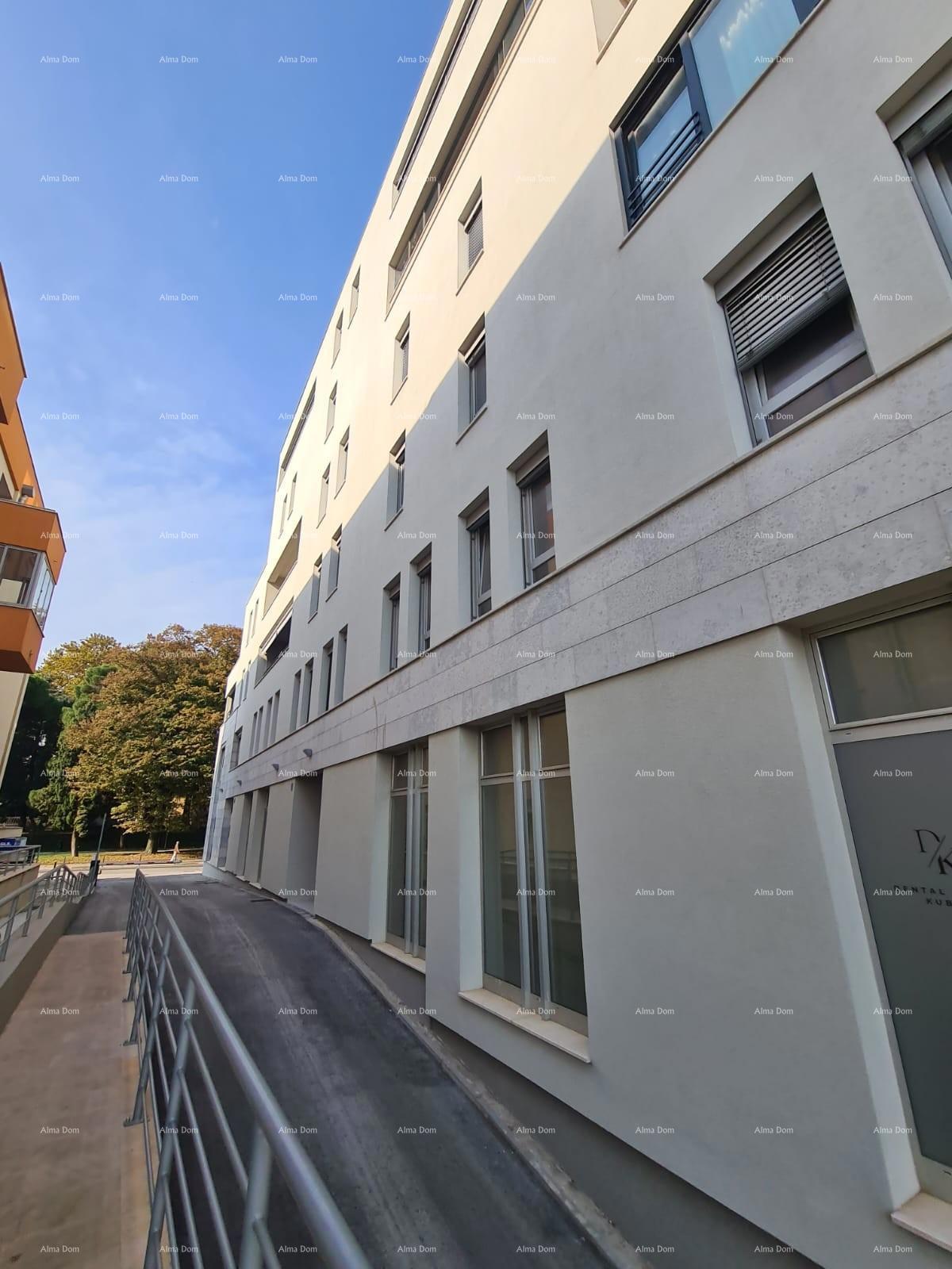 Vendita di un'unità commerciale in edificio residenziale e commerciale, vicinanza al centro, Pula! L1