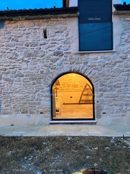 Casa in Pietra in Vendita