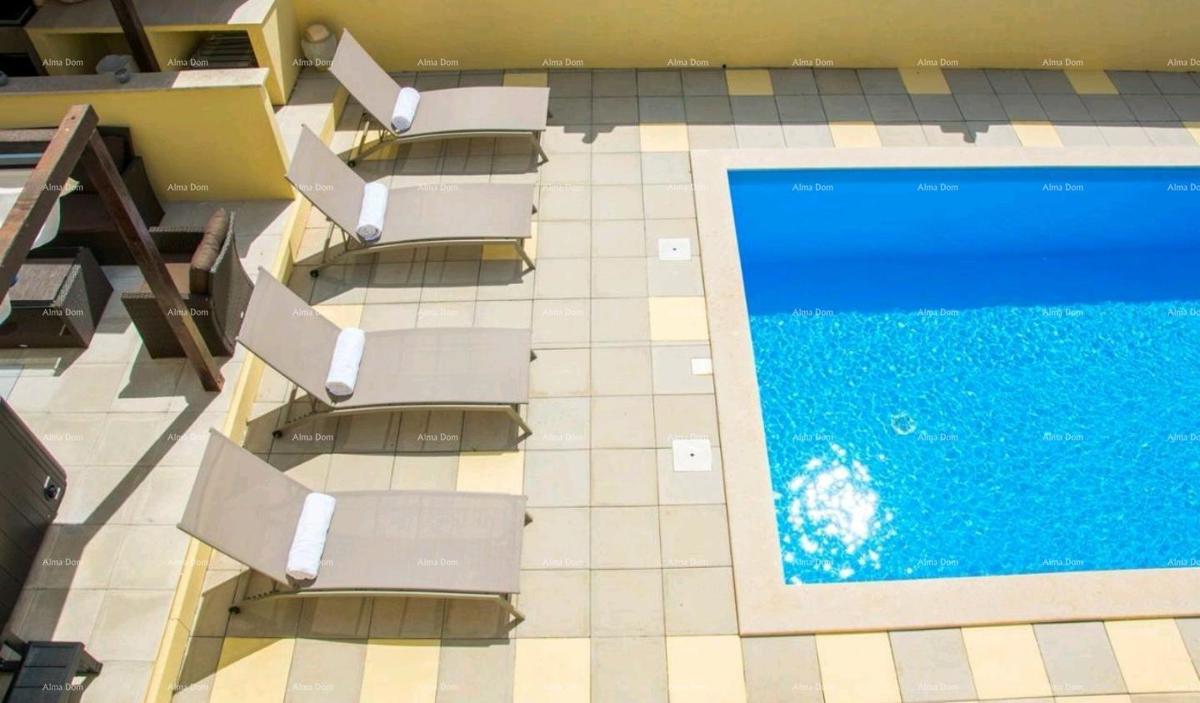 Casa con piscina a Poreč!