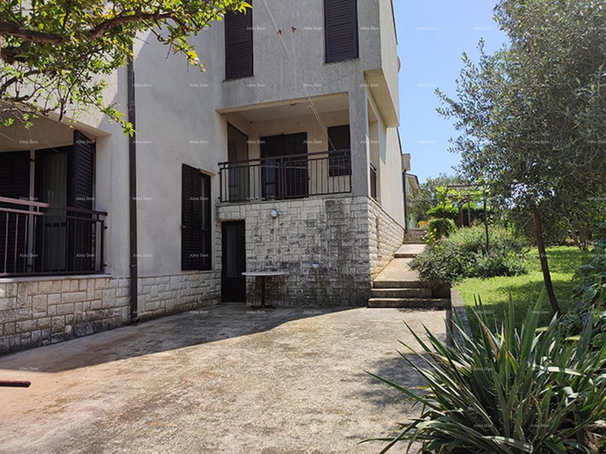 PULA – Škatari, casa unifamiliare con ampio giardino