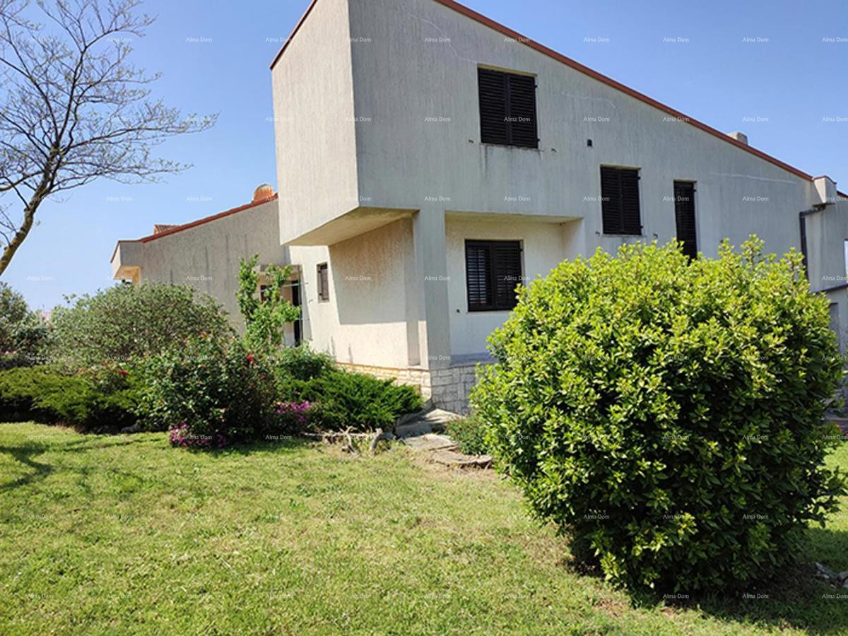 PULA – Škatari, casa unifamiliare con ampio giardino