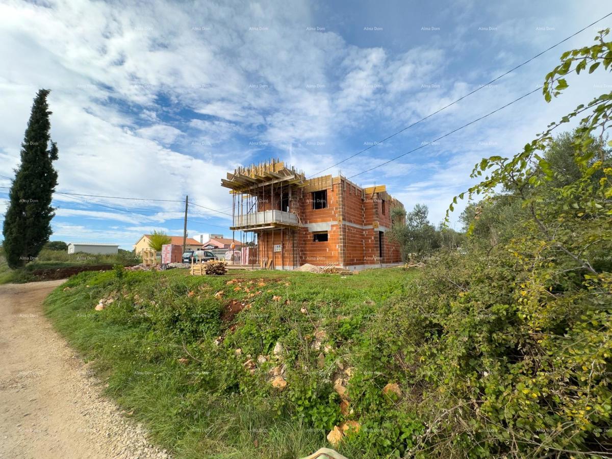 Sure! Please provide the title you'd like me to translate into Italian.