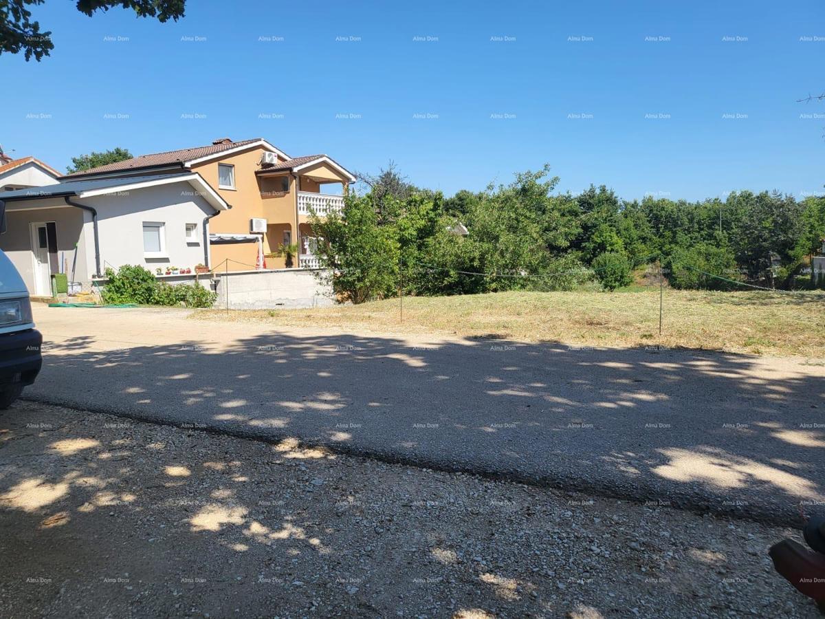 Nova Vas – Terreno edificabile di 918 m² con progetto e permesso