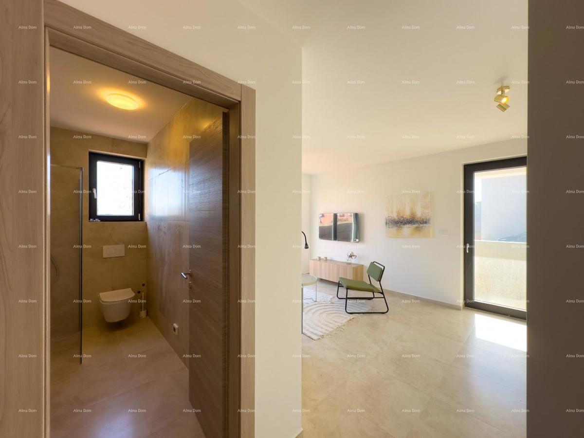 Mukalba. Medolino. Appartamento in un nuovo edificio con la propria piscina