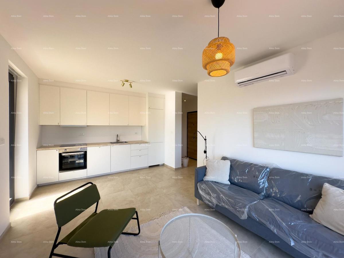 Mukalba. Medolino. Appartamento in un nuovo edificio con la propria piscina