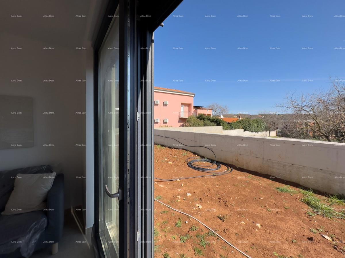 Mukalba. Medolino. Appartamento in un nuovo edificio con la propria piscina