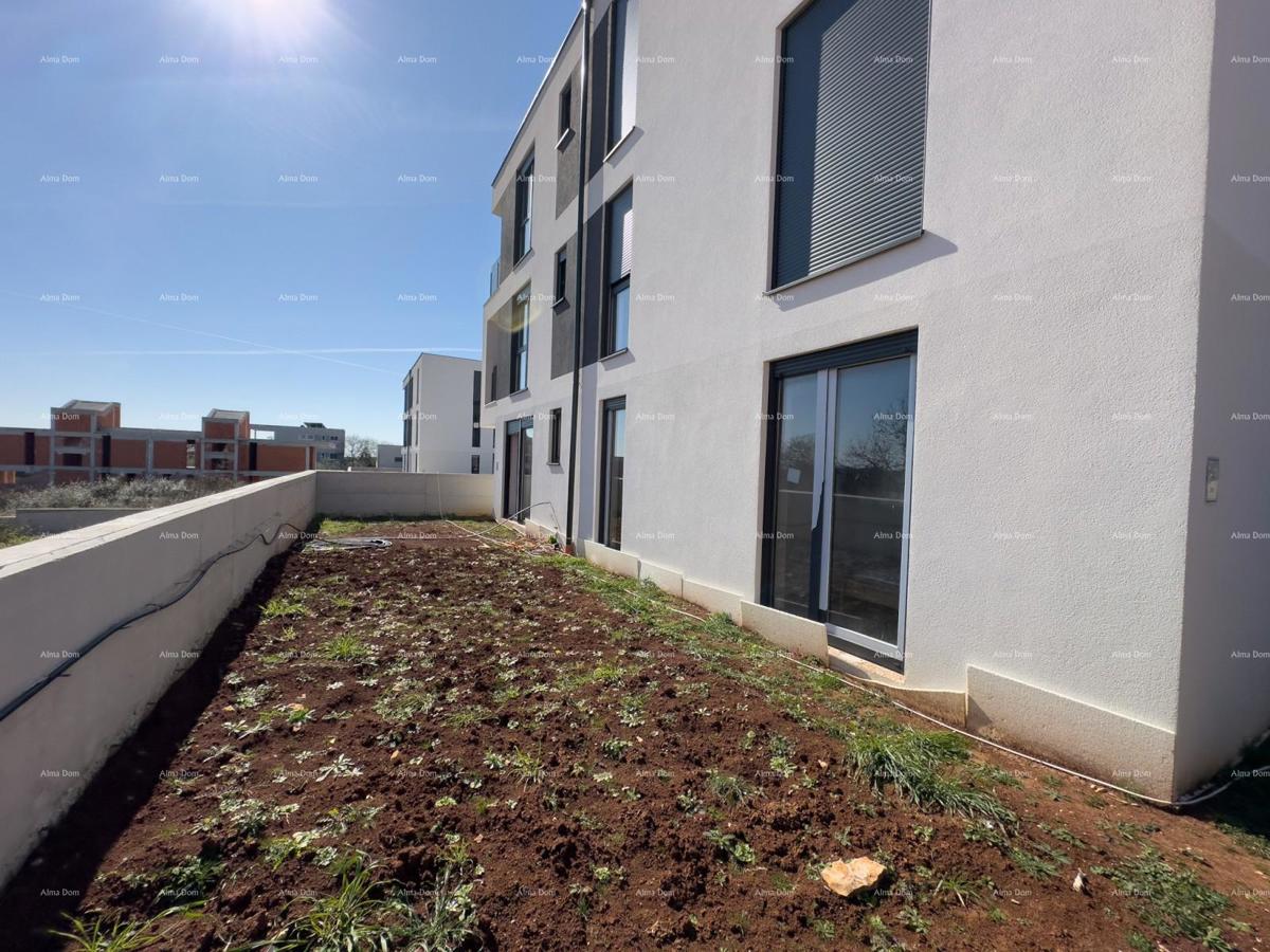 Mukalba. Medolino. Appartamento in un nuovo edificio con la propria piscina