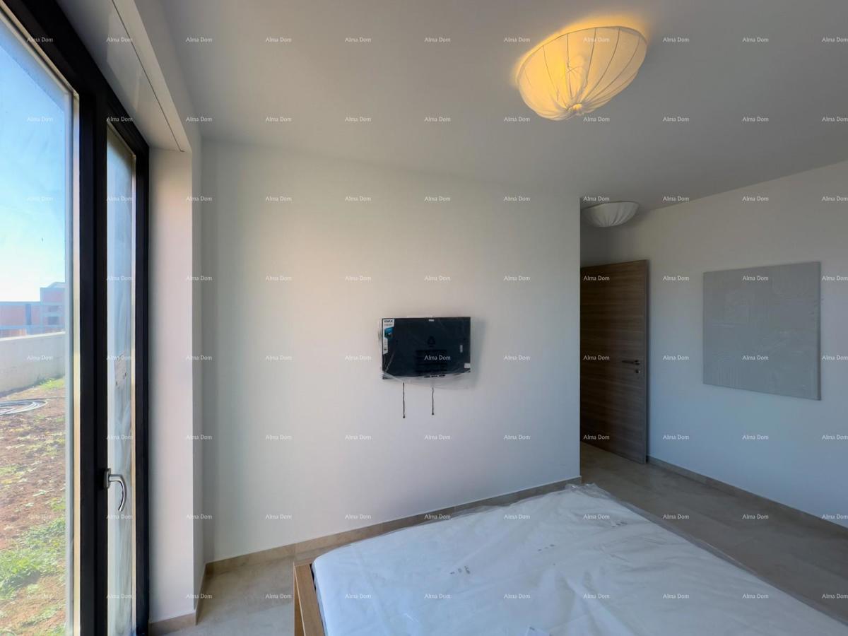 Mukalba. Medolino. Appartamento in un nuovo edificio con la propria piscina