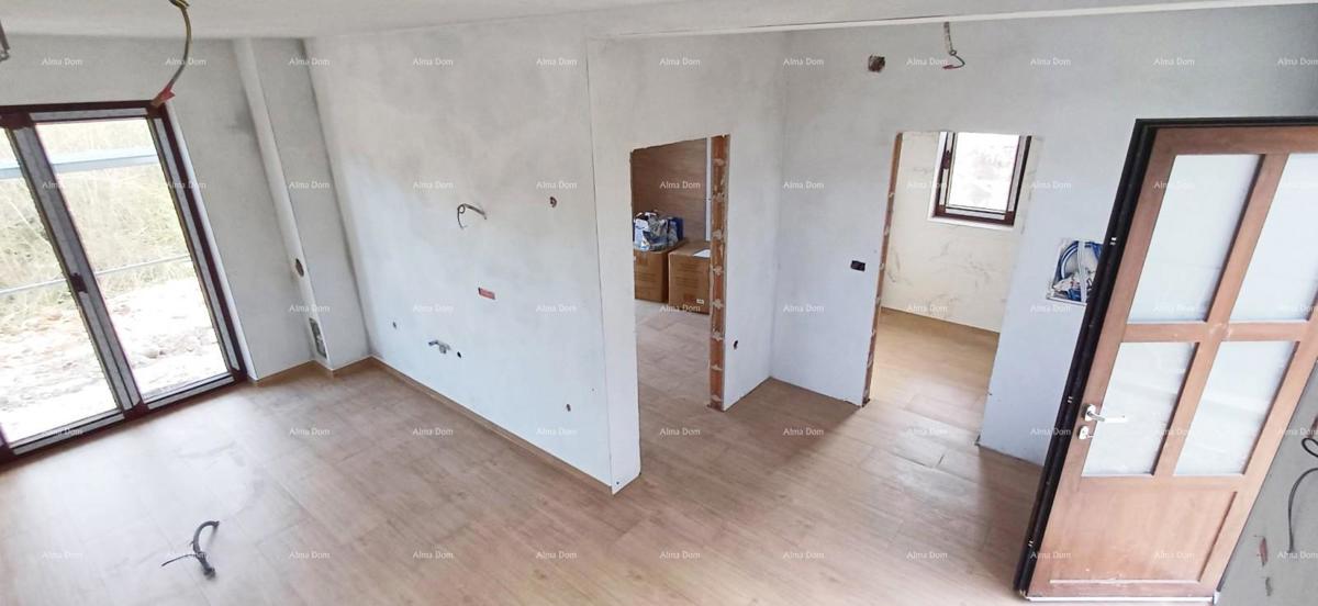 Vendita di una moderna casa con piscina in un tranquillo e bel luogo istriano,  Svetvinčenat!