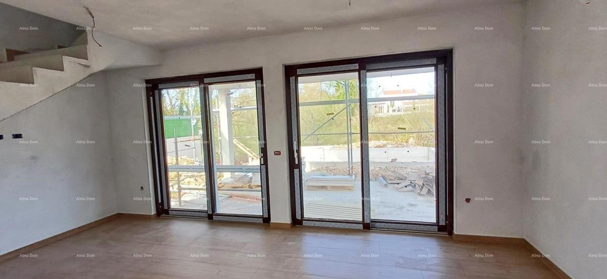 Vendita di una moderna casa con piscina in un tranquillo e bel luogo istriano,  Svetvinčenat!