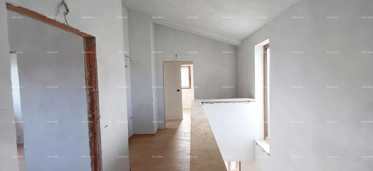 Vendita di una moderna casa con piscina in un tranquillo e bel luogo istriano,  Svetvinčenat!