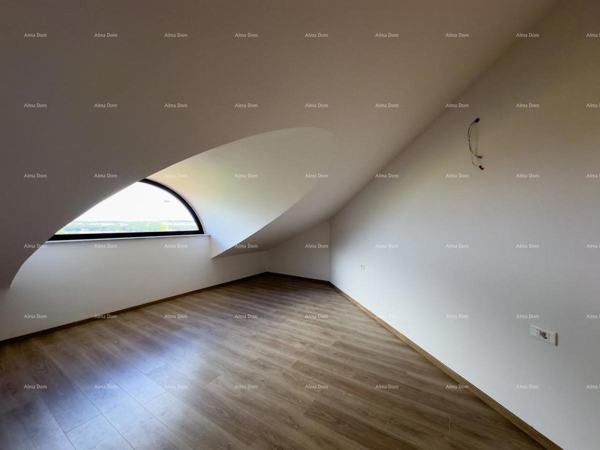 Vendiamo un appartamento con una bellissima vista sul mare! Premantura!