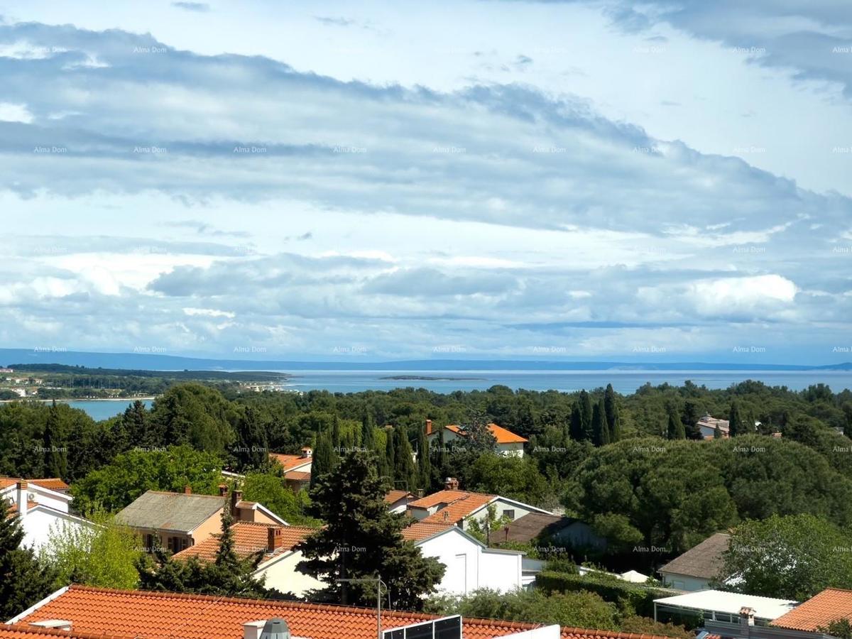 Vendiamo un appartamento con una bellissima vista sul mare! Premantura!