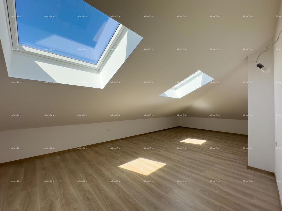 Vendiamo un appartamento con una bellissima vista sul mare! Premantura!