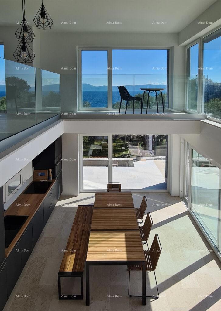 Raša, moderna villa con piscina riscaldata e vista mare