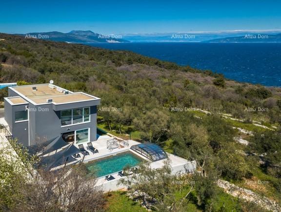Raša, moderna villa con piscina riscaldata e vista mare